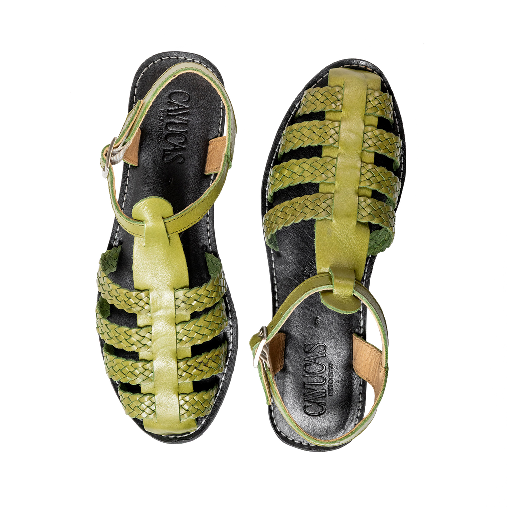 Cayucas Alma, olive green woven leather huarache fisherman sandal, top view, handmade in Sahuayo Michoacán Mexic
